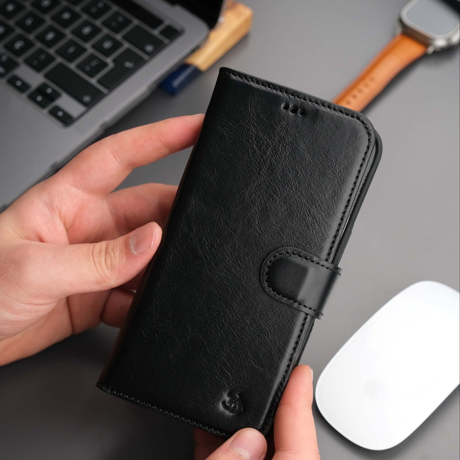Casper Leather iPhone 14 Wallet Case | MagSafe by TORONATA
