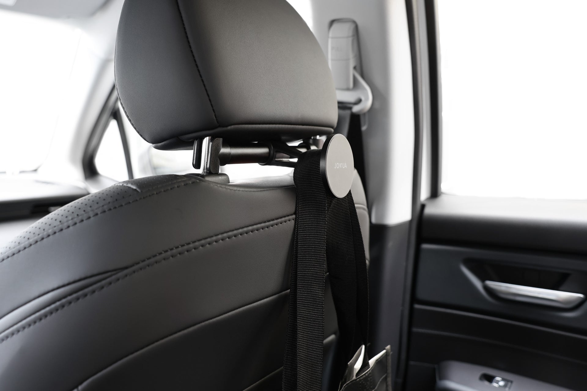 Universal MagSafe Car Seat Holder by JOWUA